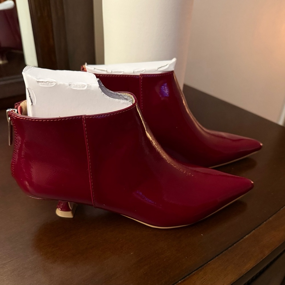 Steve Madden Red Heeled Boots with Luxurious Material